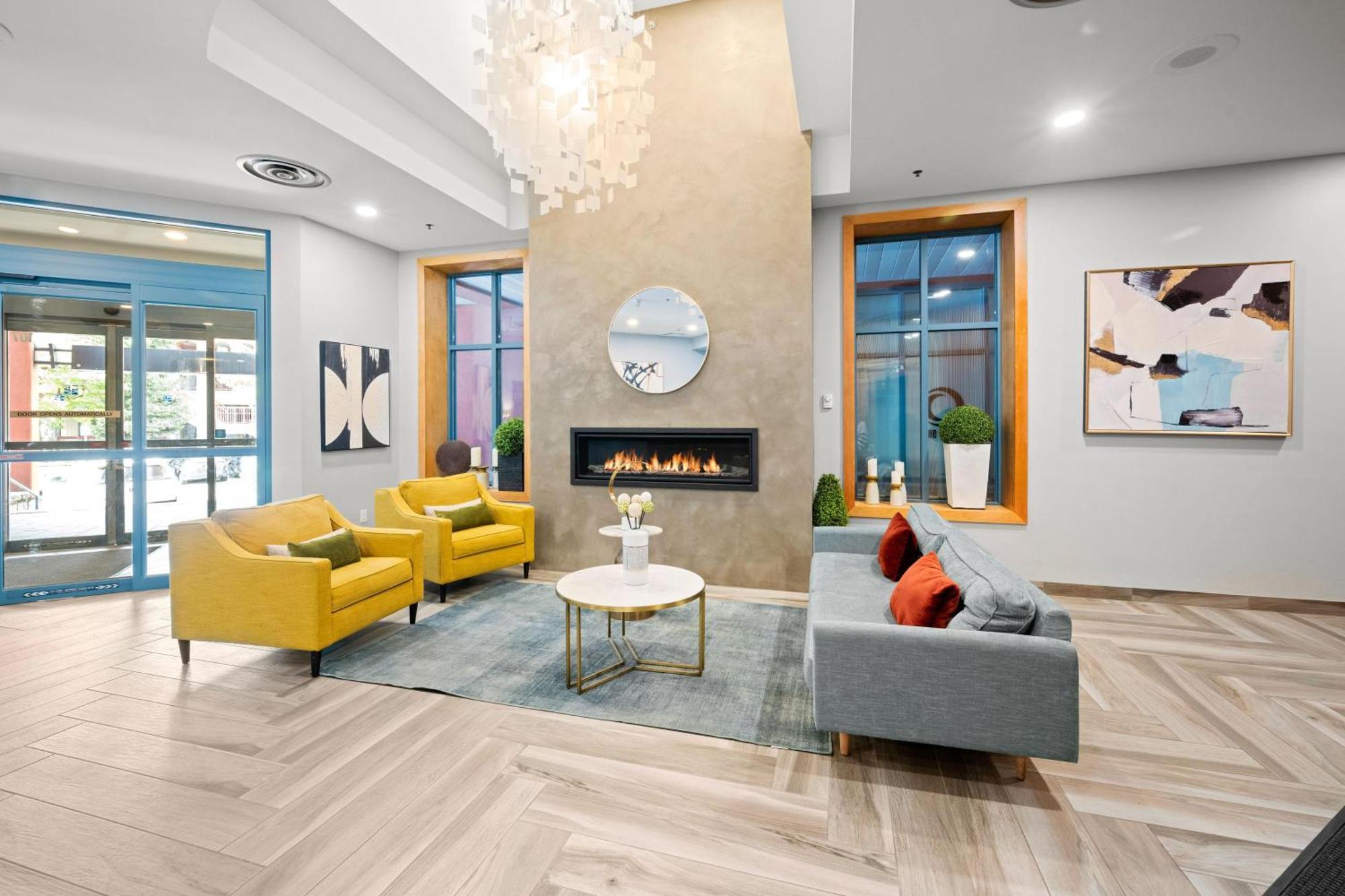Alpenglow Lodge Family Studio With Murphy Bed By Mva Whistler Exteriör bild