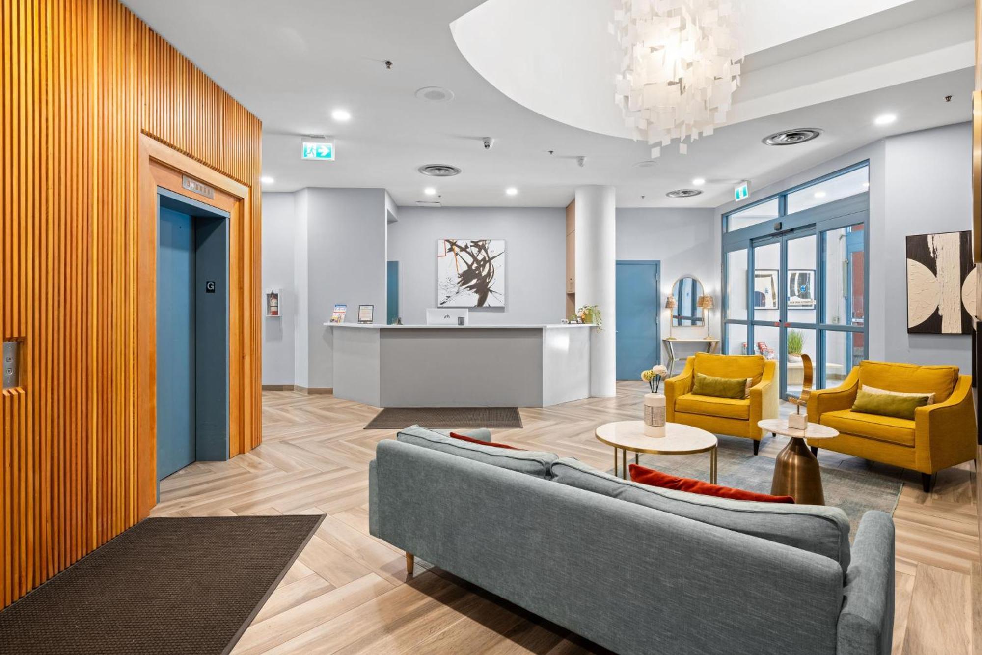 Alpenglow Lodge Family Studio With Murphy Bed By Mva Whistler Exteriör bild
